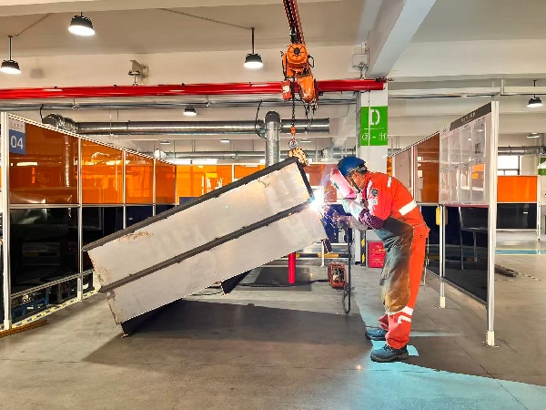 Welding(图12) Welding(图12)